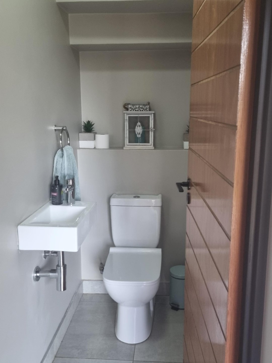 3 Bedroom Property for Sale in Ifafi North West